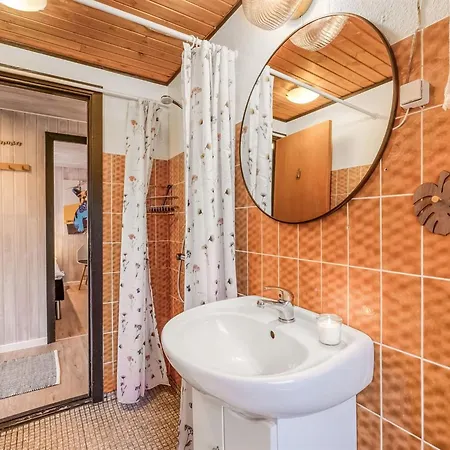 Nelina - 950m To The Inlet By Interhome *