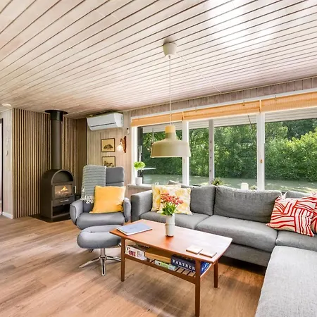 Nelina - 950m To The Fjord By Interhome *